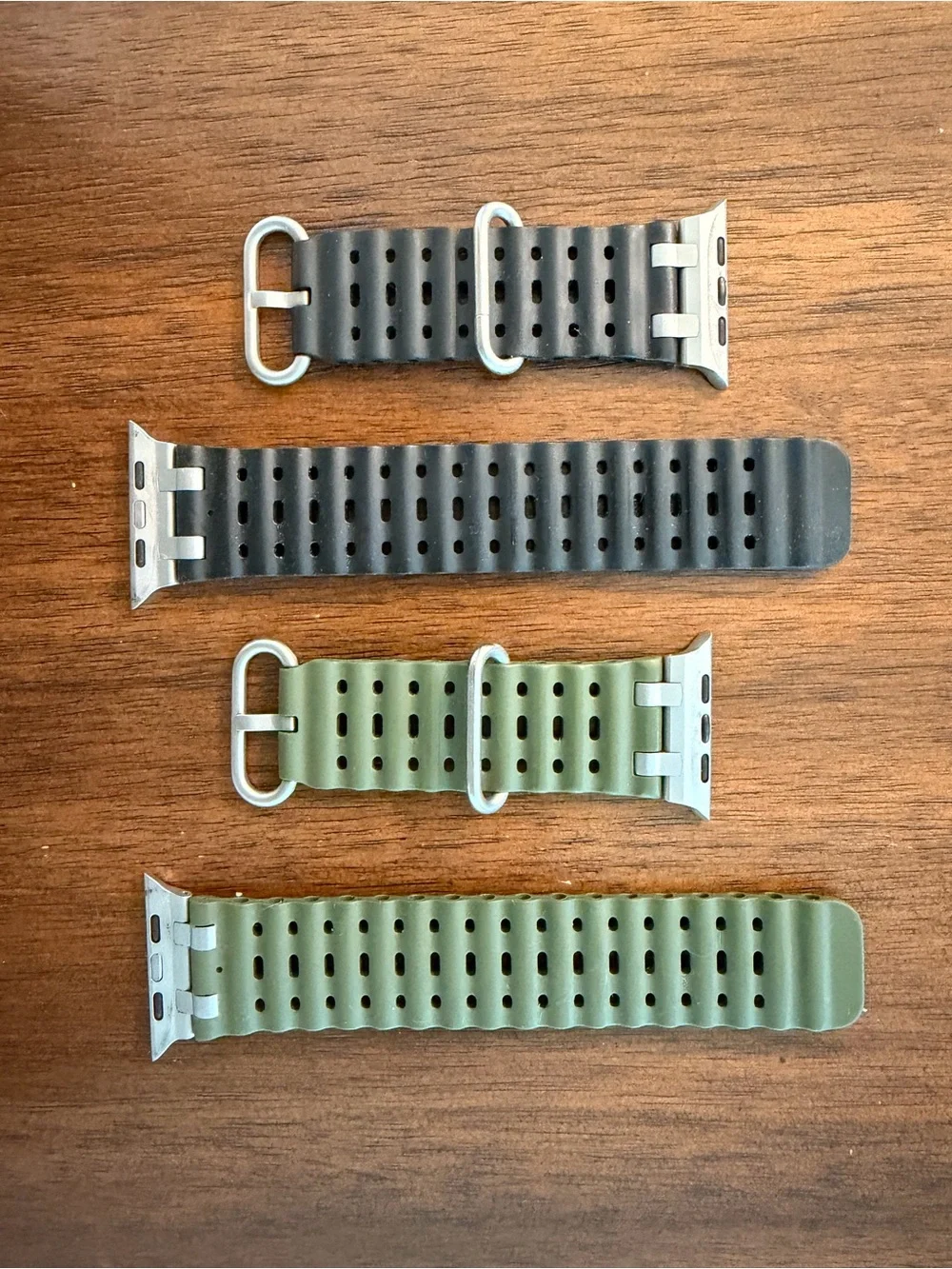 Astorgos Apple Watch Ocean Bands Black & Olive Green Set of 2